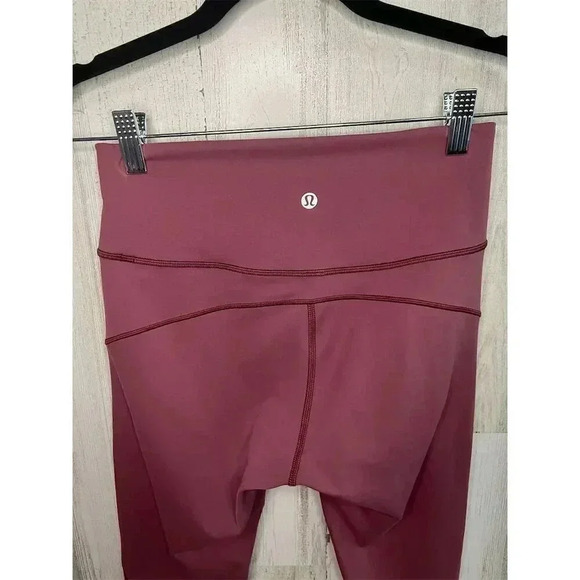 Lululemon In Movement Crop Pants Women’s Size 6 Misty Merlot 19" Activewear - Picture 9 of 9
